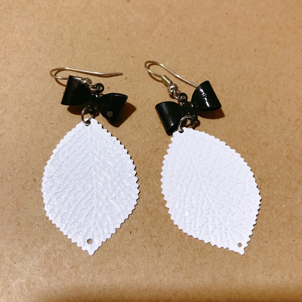 Leaf Earrings with Bow